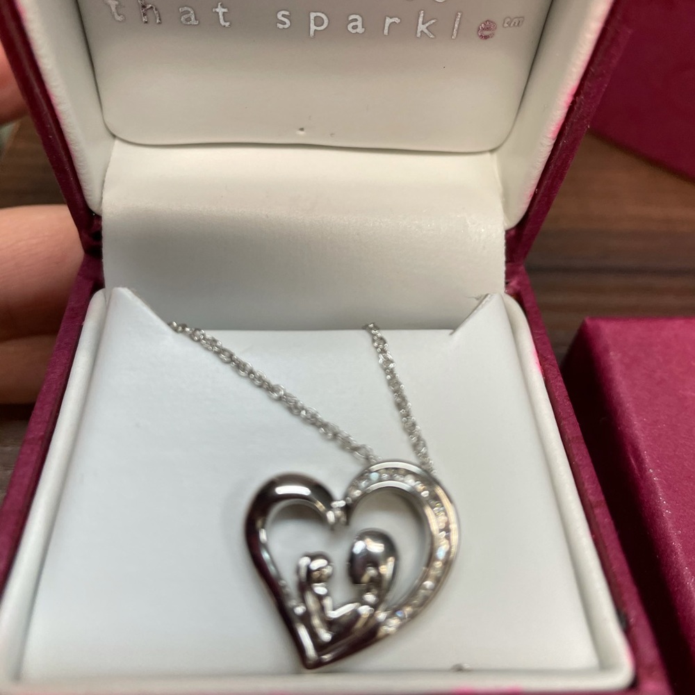Women’s Mom and Child silver necklace with diamond